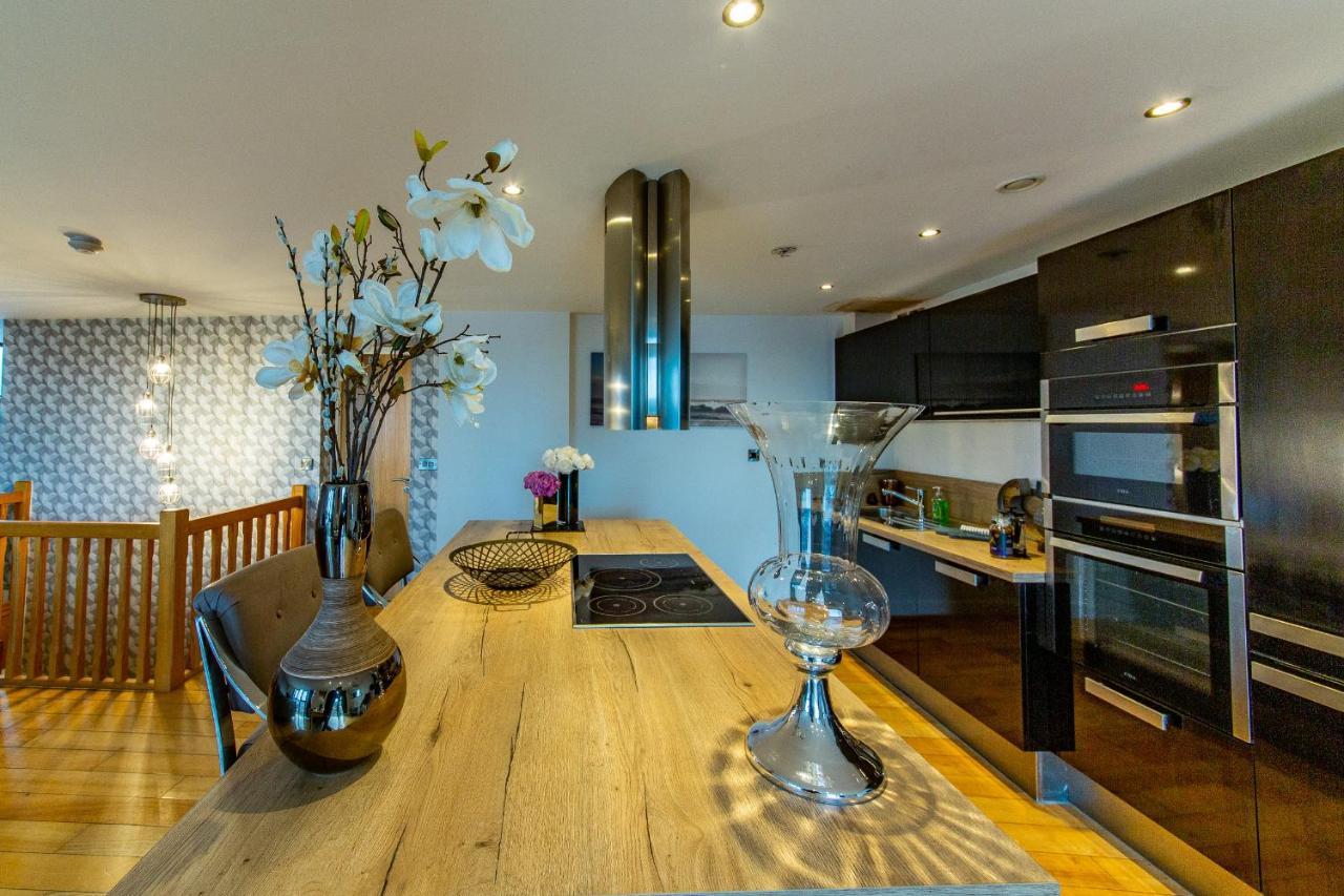 Spacious 3-Bed Penthouse With City Sky Line Views เชฟฟิลด์ ภายนอก รูปภาพ