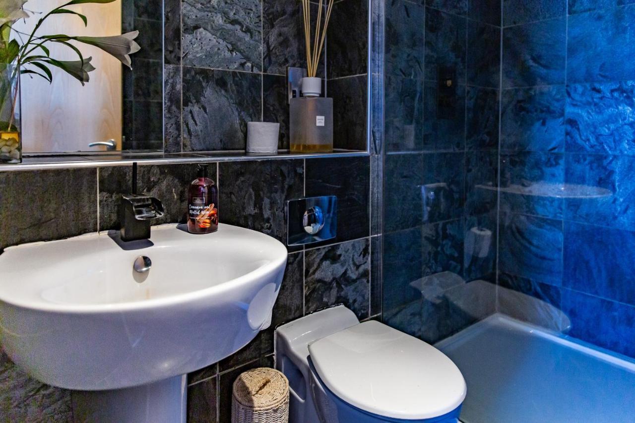 Spacious 3-Bed Penthouse With City Sky Line Views เชฟฟิลด์ ภายนอก รูปภาพ